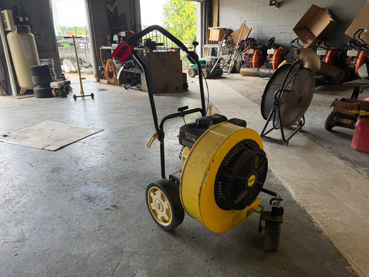 #4059-•-2021-champion-224cc-walk-behind-blower-image-7