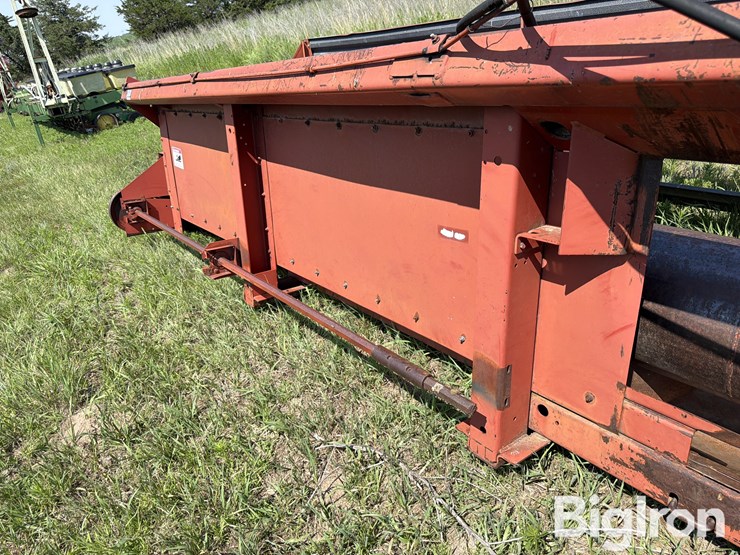 international-810-image-10