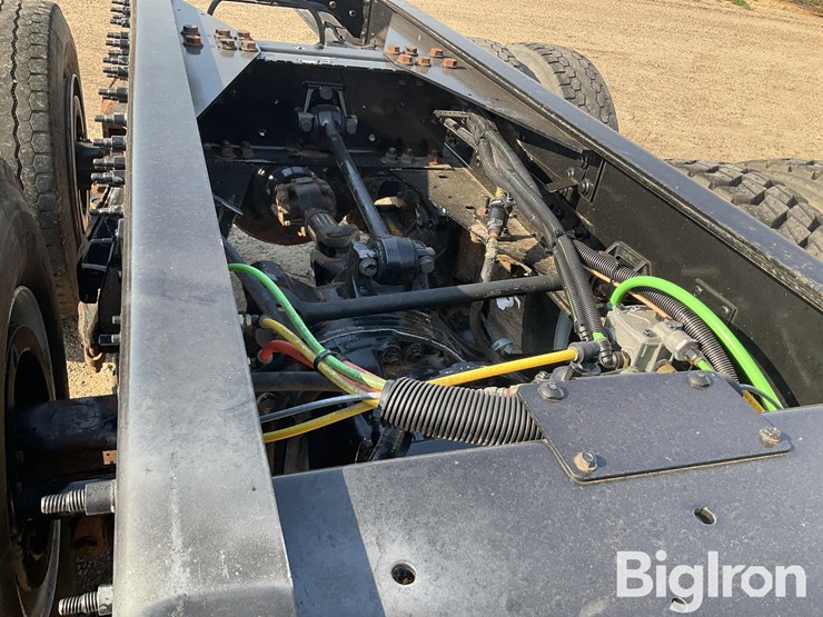 2017-caterpillar-ct660-image-16