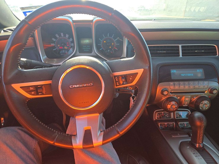 2011-chevrolet-camaro-coupe-image-12