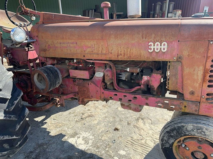 farmall-300-gas-image-9