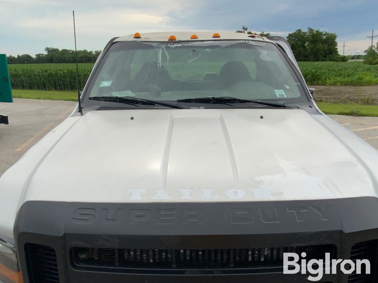 2009-ford-f550-xl-image-17