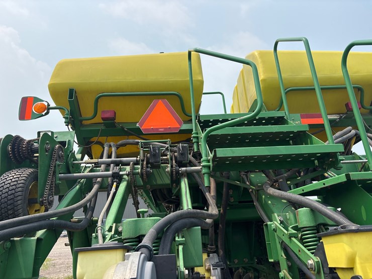 john-deere-1790-image-12