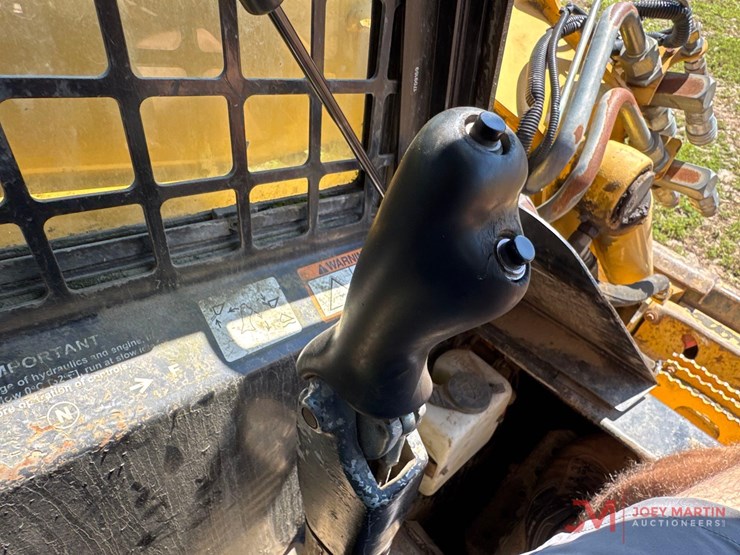 deere-ct332-image-19