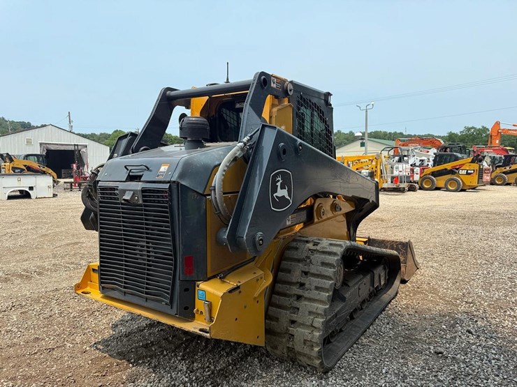 2023-deere-331g-image-4