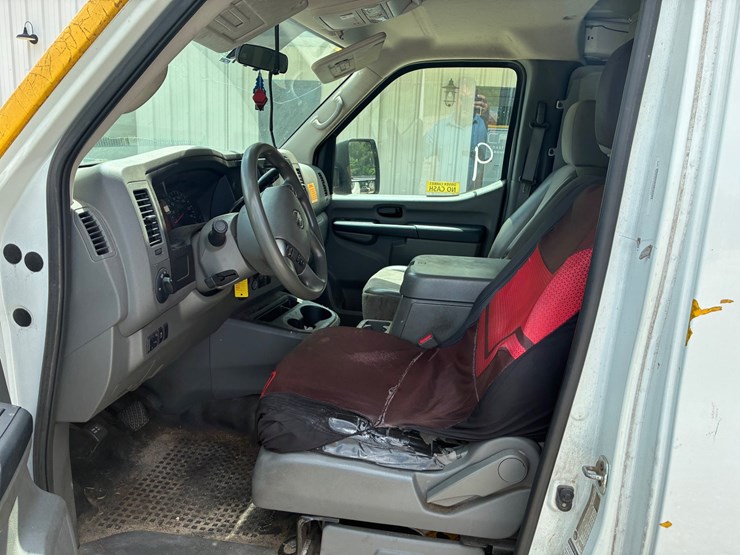 2019-nissan-nv2500-image-8