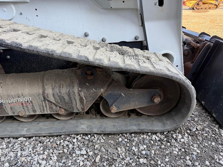 2023-bobcat-t870-image-14