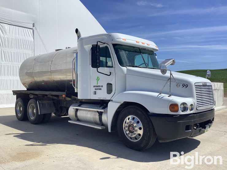 1999-freightliner-flc120-image-3