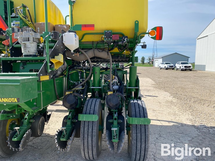 2022-john-deere-1775nt-image-19