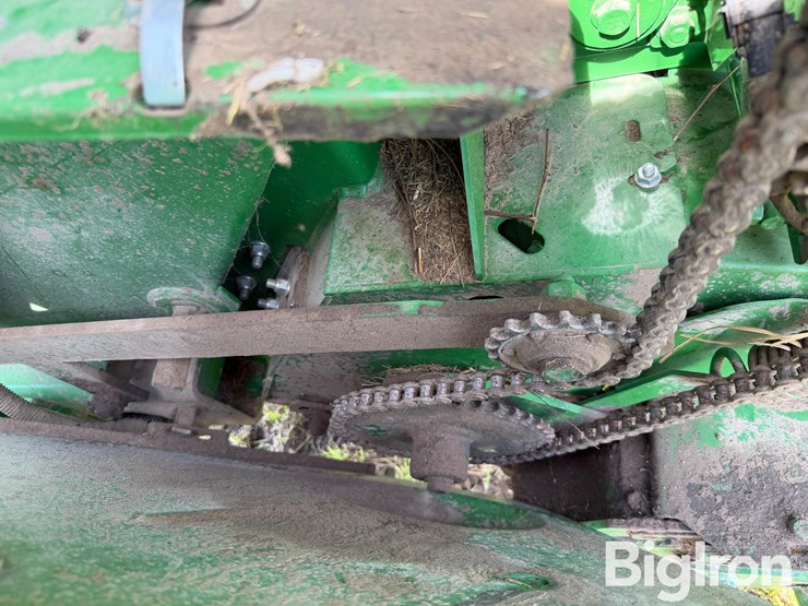 2020-john-deere-560m-image-14