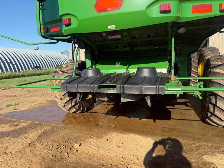 2011-john-deere-9760-combine-image-10