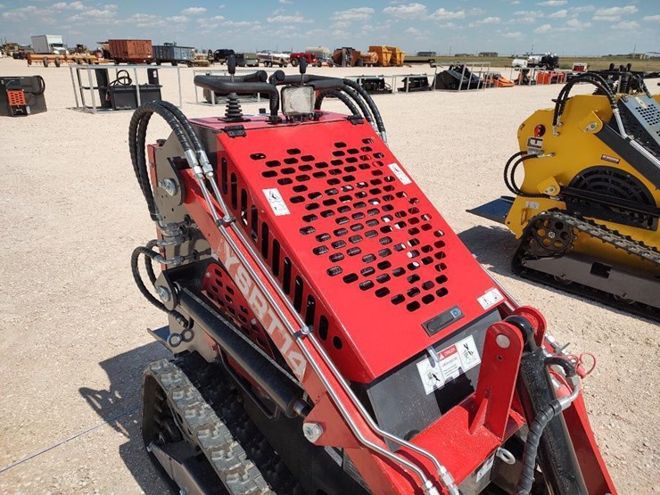 2026-agt-industrial-ysrt14-stand-on-mini-skid-steer-loader-image-16
