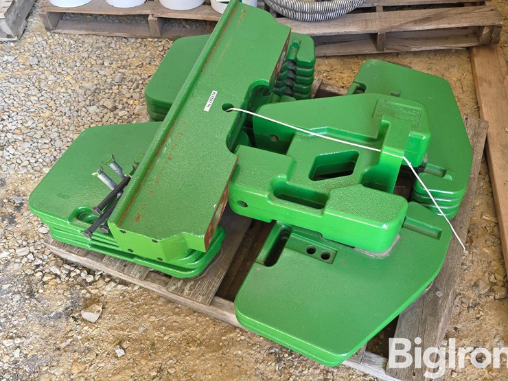 john-deere-weight-bracket-&-suitcase-weights-image-3