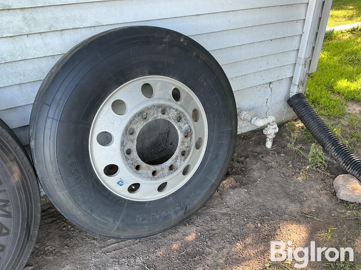 295/75r22.5-truck-tires-image-12