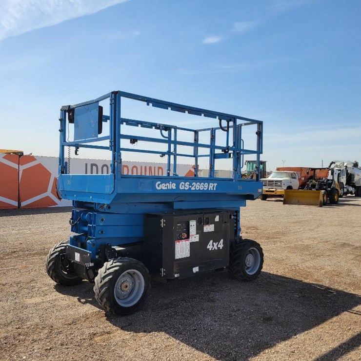 2015 GENIE GS2669RT