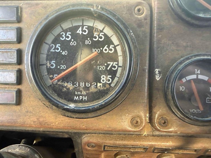 1998-freightliner-fld-semi-image-15