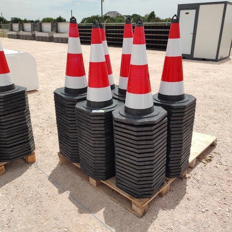 (125) Safety Traffic Cones