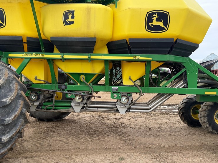2013-john-deere-1830-image-17