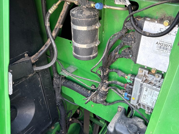 2011-john-deere-9770-sts-image-64