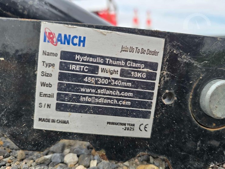 2025-iranch-hydraulic-thumb-clamp-image-5