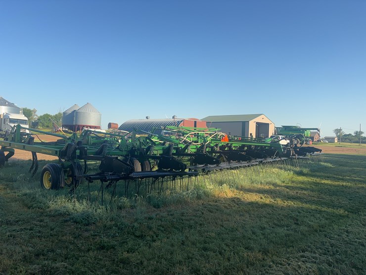 2010-john-deere-2410-image-9
