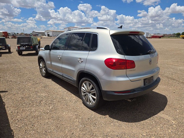 2015-volkswagen-tiguan-se-image-5