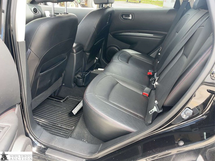2013-nissan-rogue-image-15