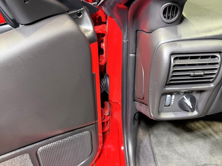 #1517-•-2002-chevrolet-camaro-ss-image-75