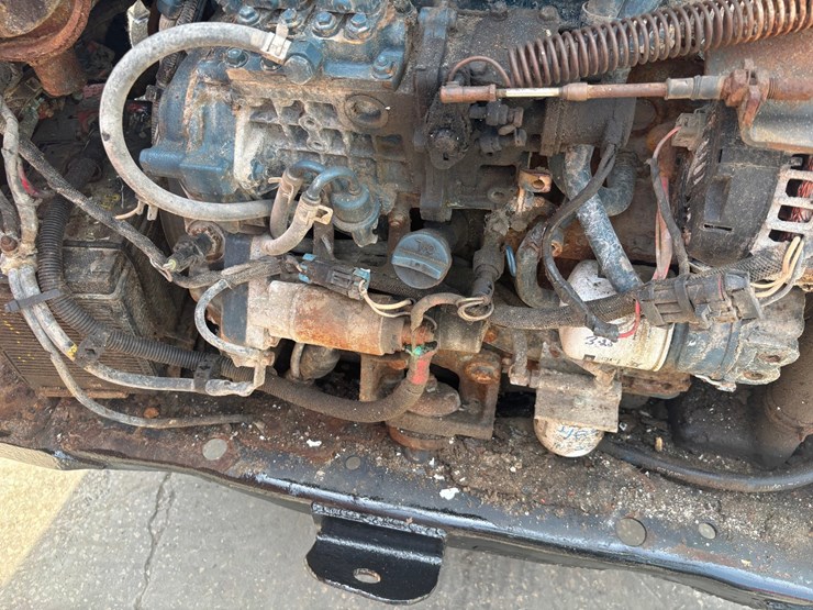 2013-bobcat-s630-image-34