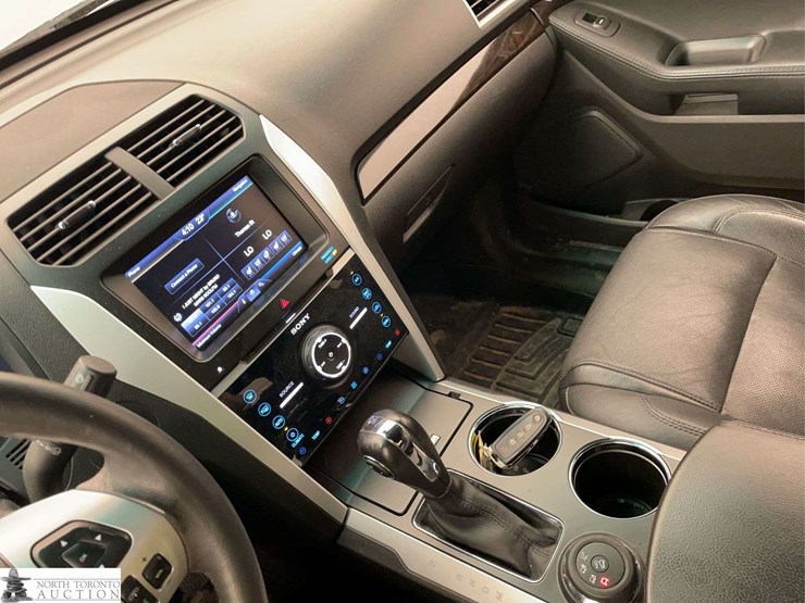 2014-ford-explorer-image-13