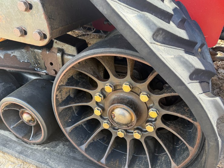 2014-case-ih-470-image-37