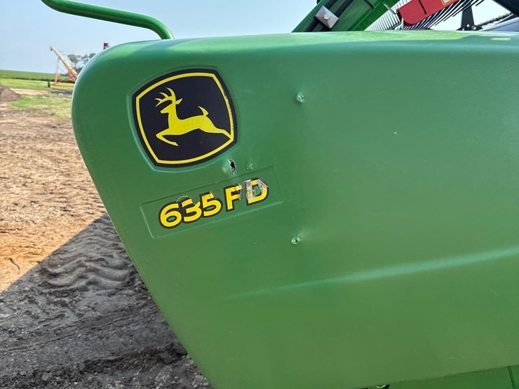 2018-john-deere-635fd-image-15