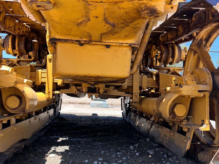 caterpillar-thirty-image-21