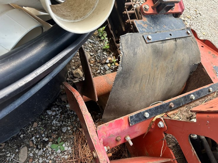 2010-ditch-witch-rt24-image-9