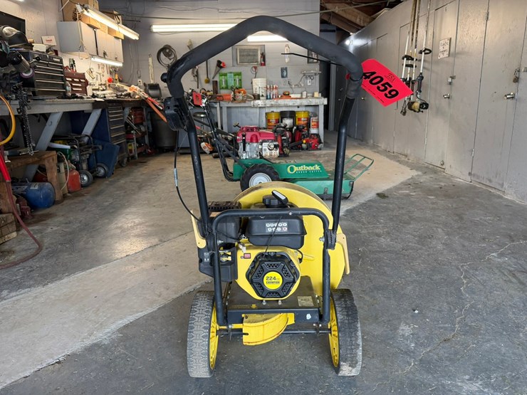 #4059-•-2021-champion-224cc-walk-behind-blower-image-4