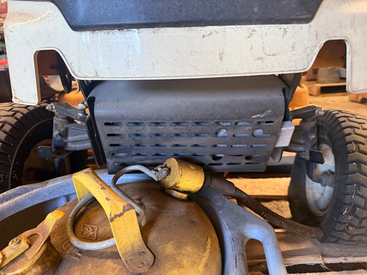 cub-cadet-1050-image-6