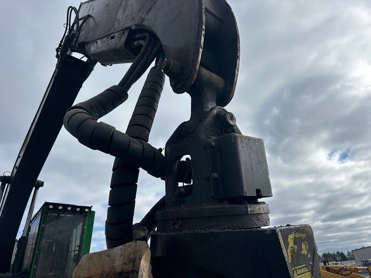 2016-deere-2154d-image-27