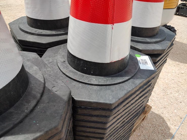 (125)-safety-traffic-cones-image-5