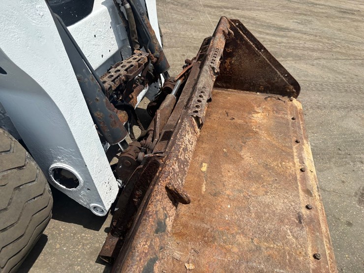 2013-bobcat-s630-image-61
