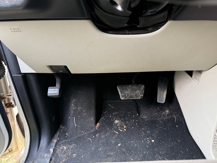 2013-dodge-caravan-image-36