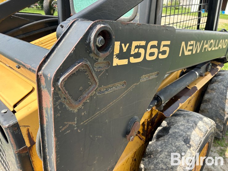 new-holland-lx565-image-19