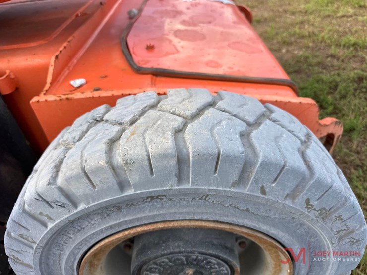 2017-jlg-e400a-image-6