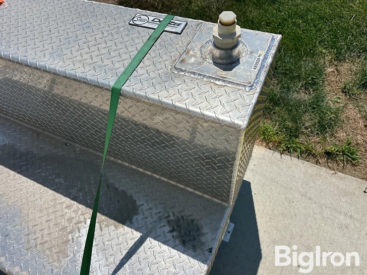 deezee-portable-aluminum-fuel-tank-image-15