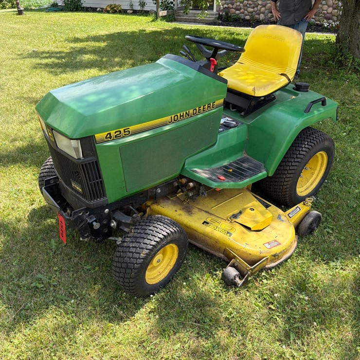 1985 JOHN DEERE 425