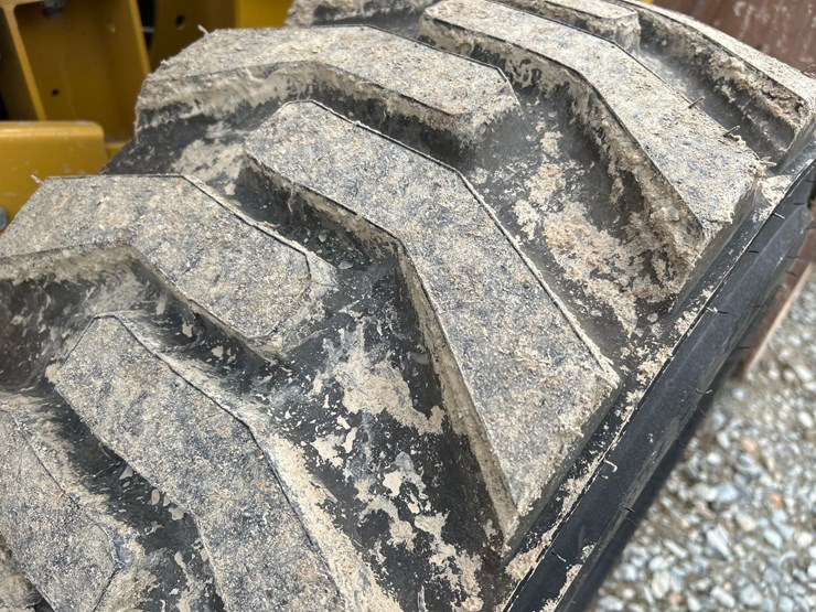 2022-caterpillar-262d3-image-58