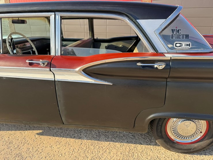 #1883-•-1957-ford-fairlane-image-15