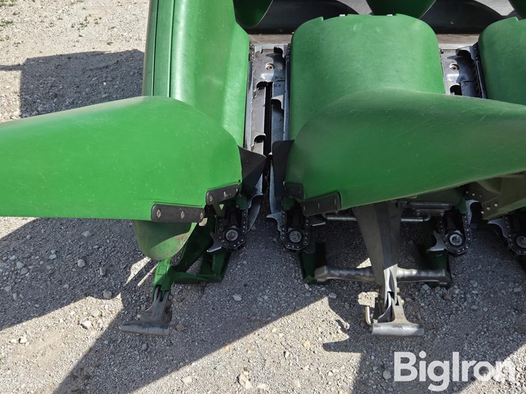 2017-john-deere-608c-image-17