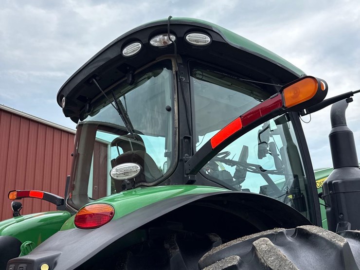 2014-john-deere-8320r-image-56
