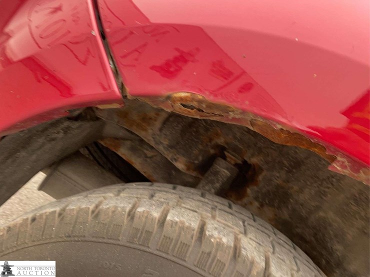 2011-ford-escape-image-30