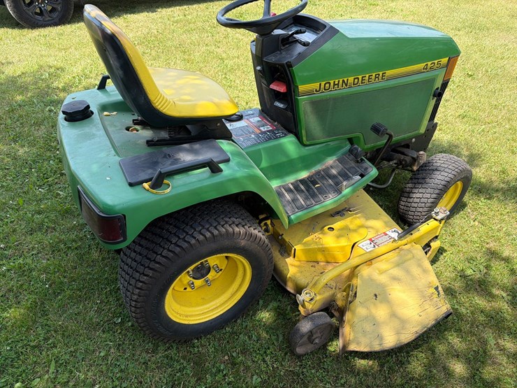 1985-john-deere-425-image-3